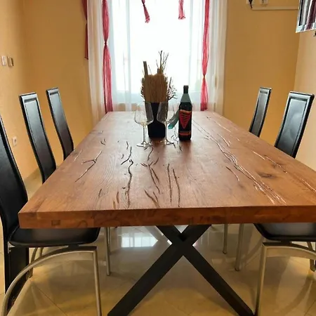 House Zaton Nin