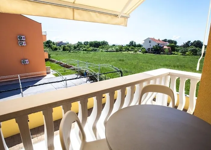 House Zaton Appartement Nin